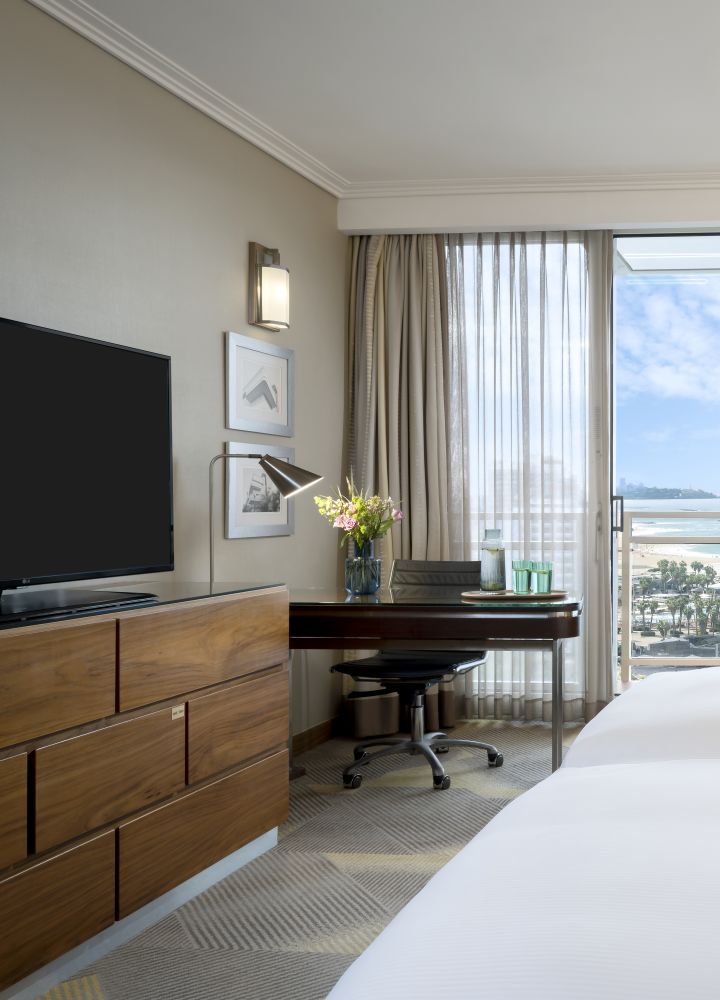 two twin beds with view