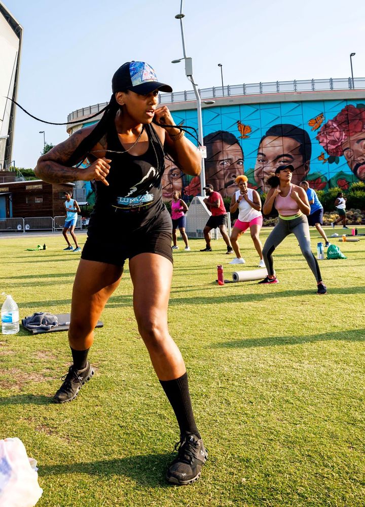 personas haciendo ejercicio