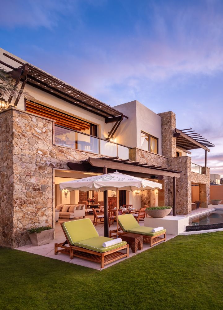 Área del jardín de la suite Presidential frente a la playa