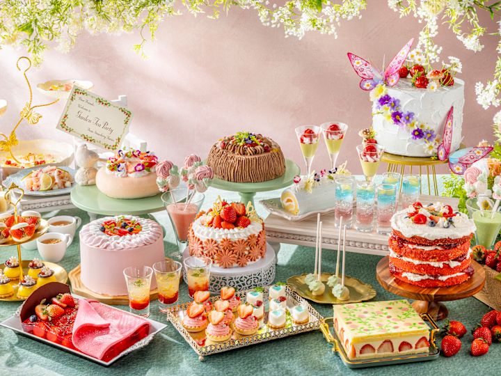 ของหวาน ขนมอบ ชา และเครื่องดื่มในห้องเลานจ์ O