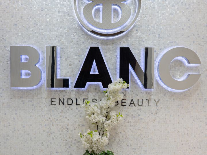 Blanc Salon