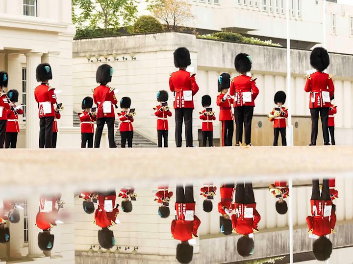 Gărzi în paradă pentru a sărbători ziua de naștere a regelui