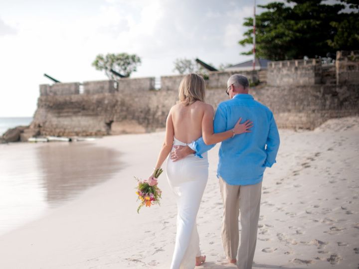 Wedding Couple walking on the beach