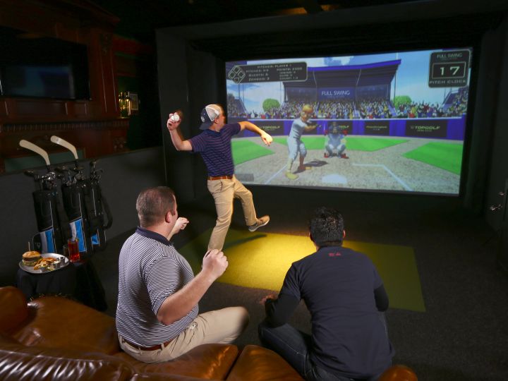 FastBreak의 톱골프 스윙 스위트, 야구를 하는 고객