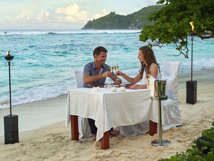 Romantic dinner seychelles