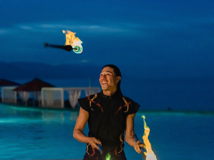 Salon du feu en soirée