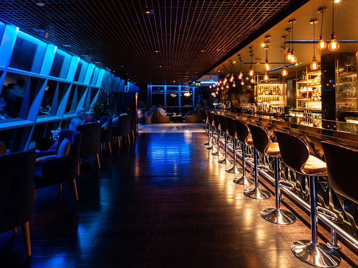 Ray's Bar