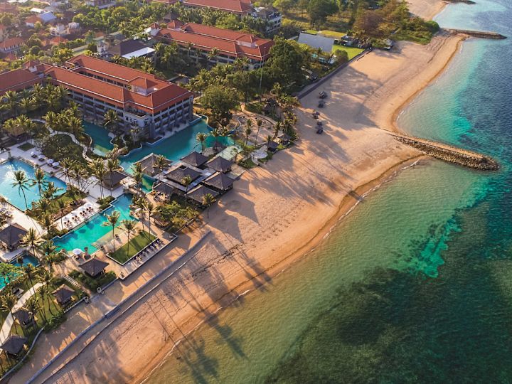 Hotel exterioe with pools and beach