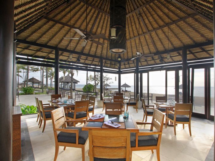 Restaurant Area with ocean View
