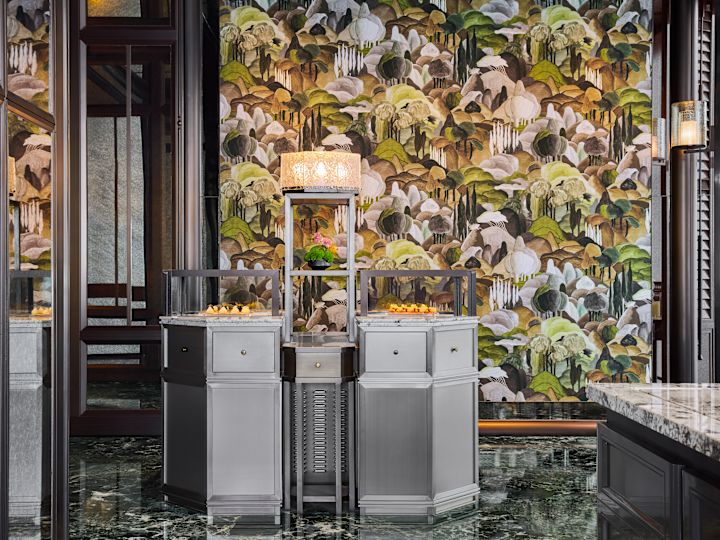 PEAK restoran resepsiyon alanı