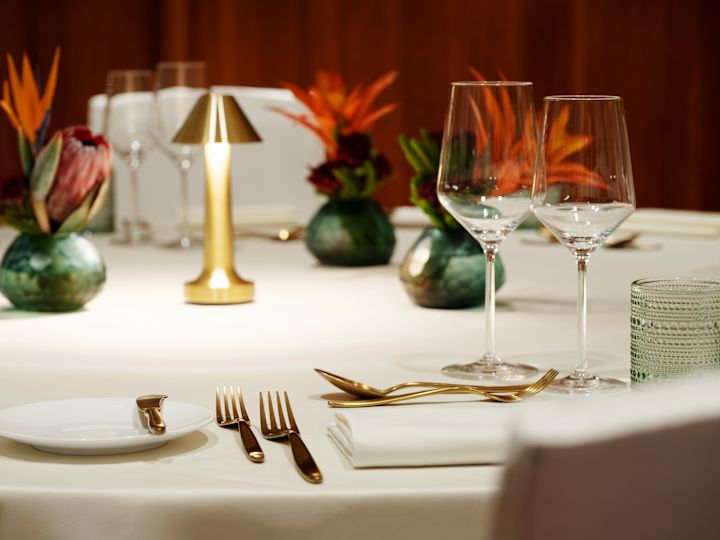 Round Table Setup for Dining in a Ballroom