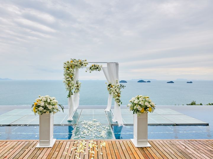 Célébration d'un mariage sur la plage