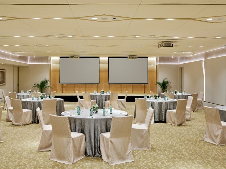 Nassim meeting room with banquet tables