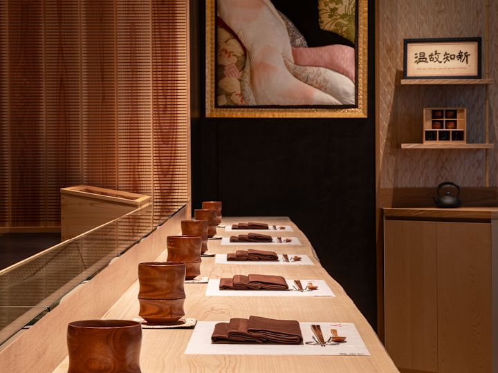 Sala de mese a restaurantului Sushi Kimura