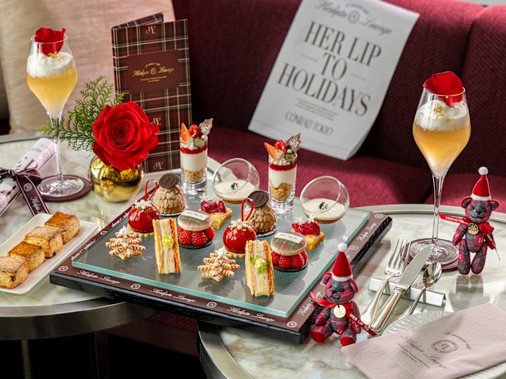 Nachmittagstee, Rosen und Champagner