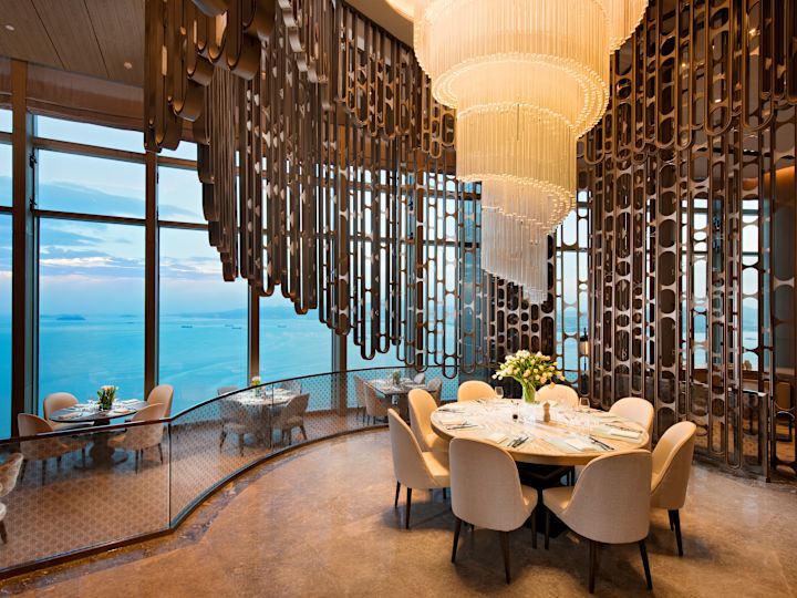 Spacious Dining Area