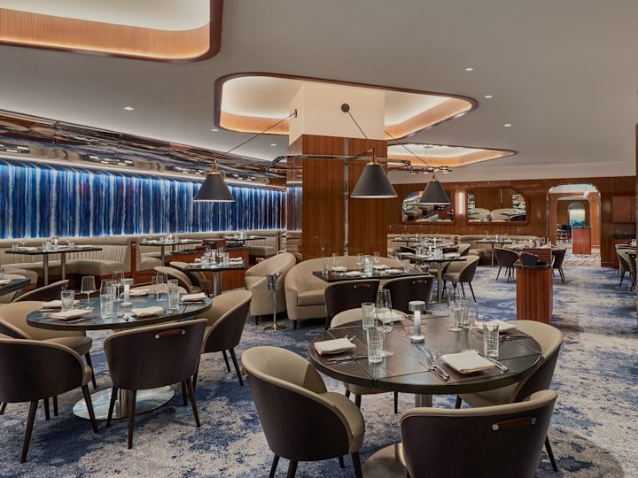 Ruang Makan Maurys Restaurant