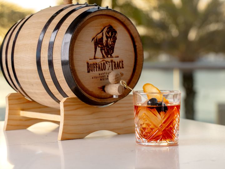 Buffalo Trace namlusu ve kokteyl