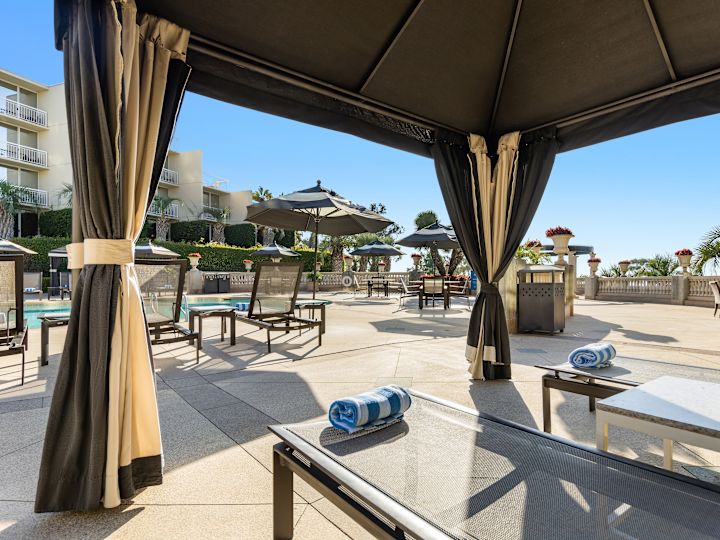 Kabina przy basenie zewnętrznym