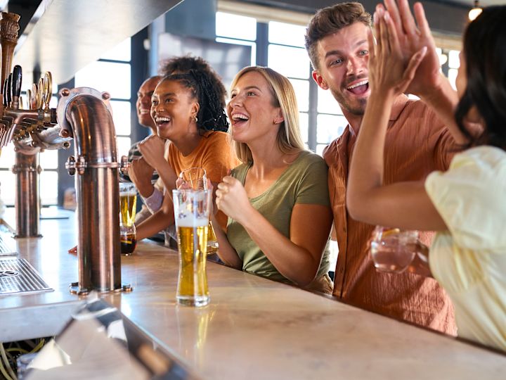 Bar Team Rocks ShadowRock Tap + Table | Hilton Sedona Resort at Bell Rock