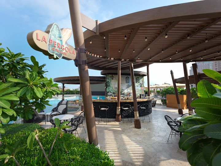 日中は「ラ・ペルゴラ・プールバー」