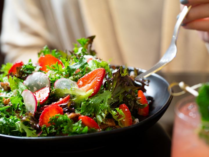 ルームサービスサラダ