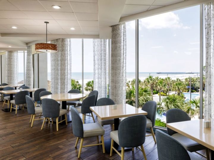 Cafe Amalfi Dining Area with Pool and Ocean View