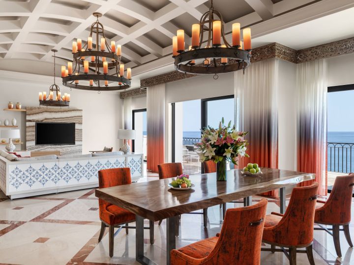 Presidential Dining Table Area