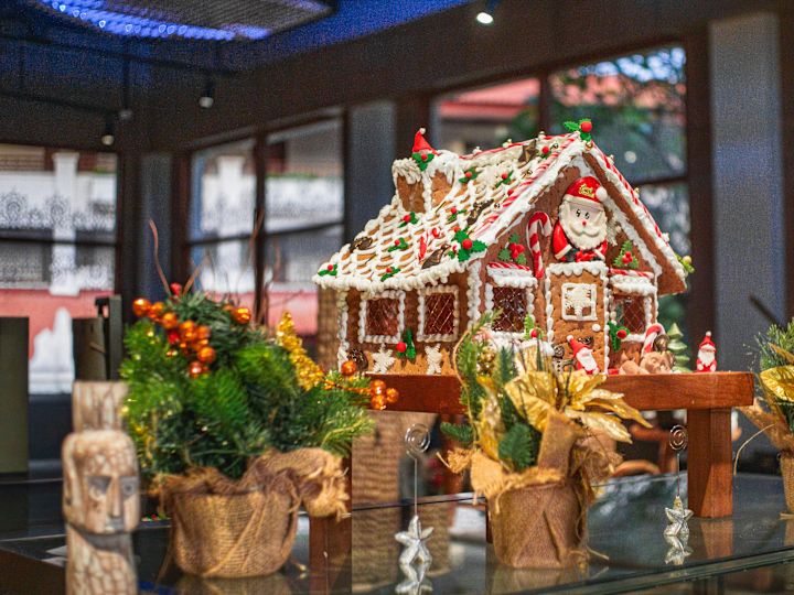 Grain restaurant, gingerbread house, holiday decorations