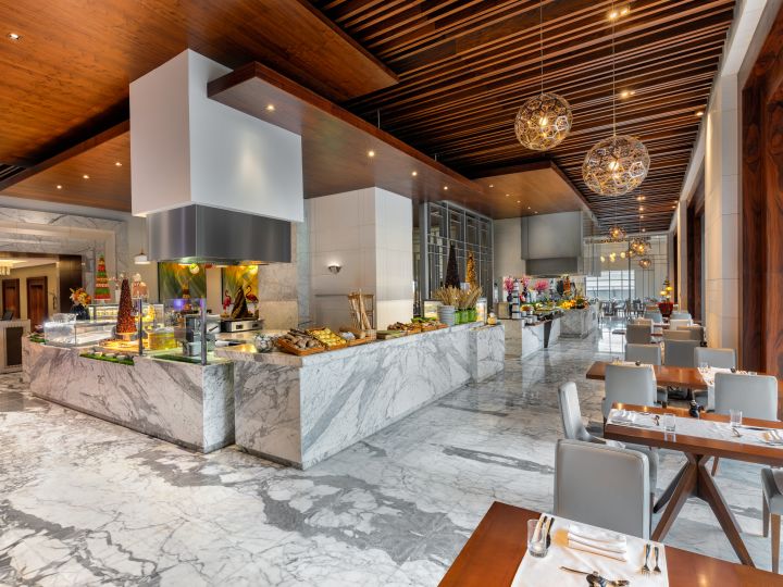 Food stations at the Market