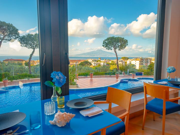 Sorrento restaurant dining room