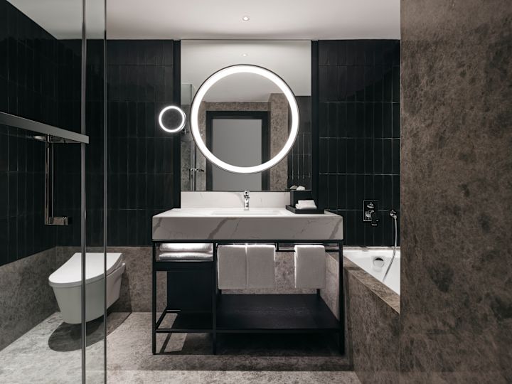 Premium room bathroom sink and tub