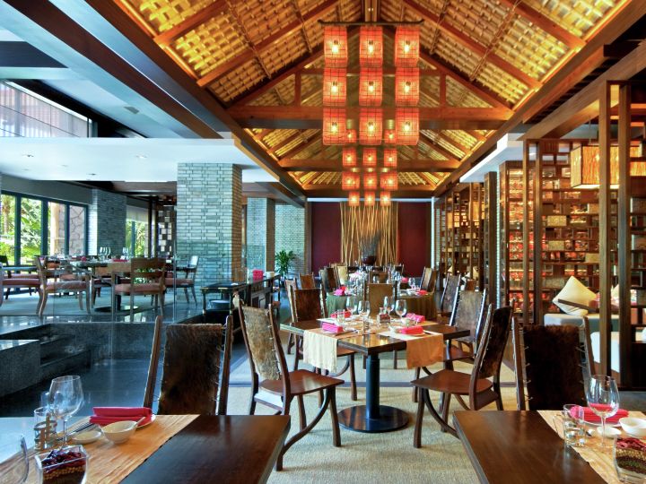 レストラン「チャイナ・ハーベスト」