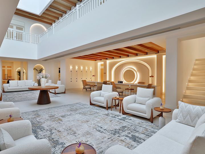 Lobby Area with Comfortable Seats