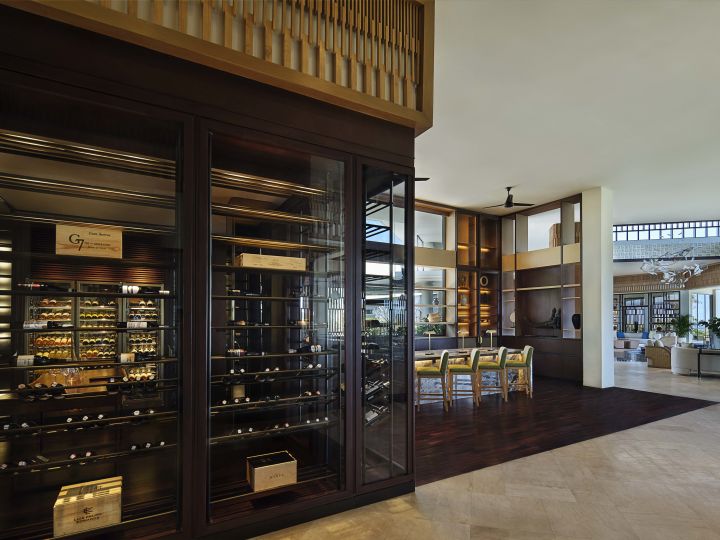 Mer Lounge Wine Cellar