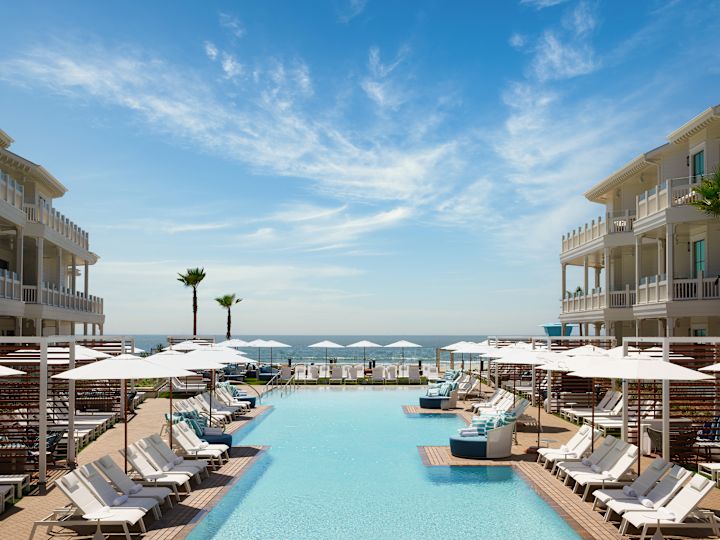 Hotel Exterior With Ocean Front Pool