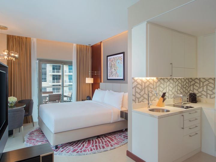 King Guest Room with Kitchen