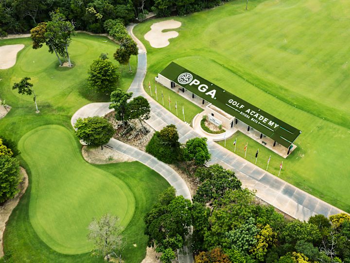 Gedung PGA dan lapangan golf