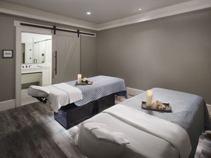 Couples treatment room and massage tables