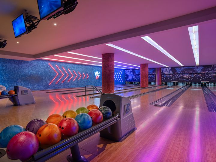 مركز Strikers الترفيهي