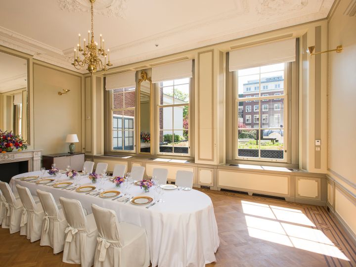 Decquer Meeting Room with Large Windows 