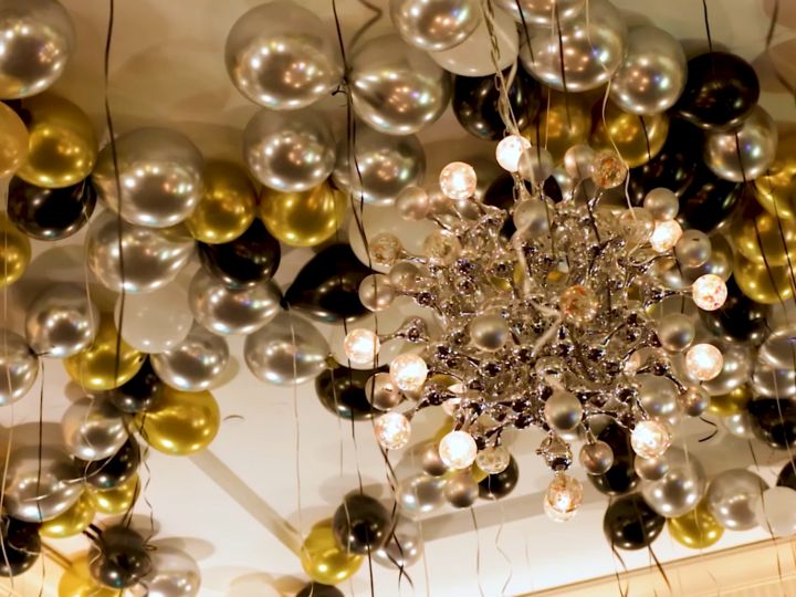 holiday balloons on the ceiling