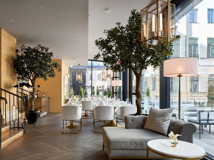 Área para refeições do restaurante Lilja Terrace