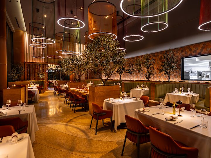 Zonă de luat masa la restaurantul Baldi