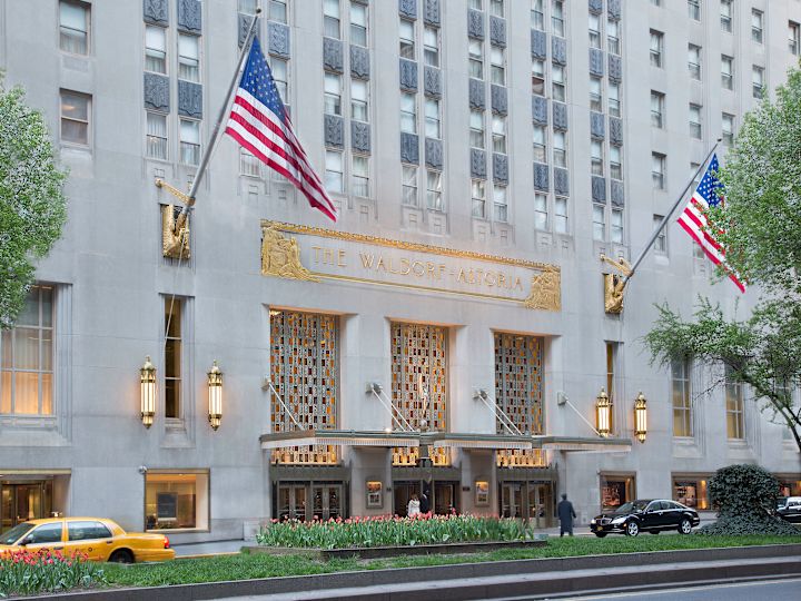 Intrarea în Park Avenue