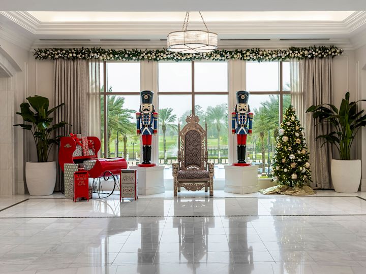 Décors de Noël dans le hall