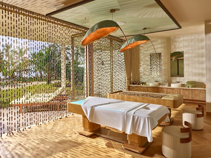 Massagebett im Waldorf Spa