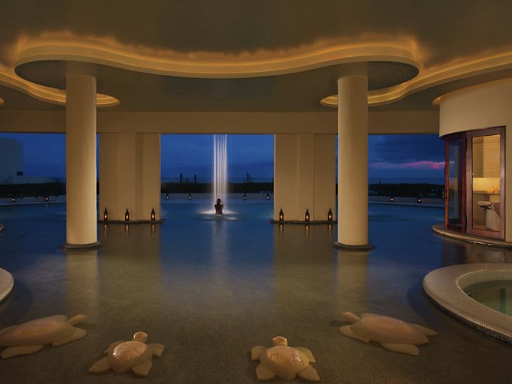 Piscină Waldorf Astoria Spa