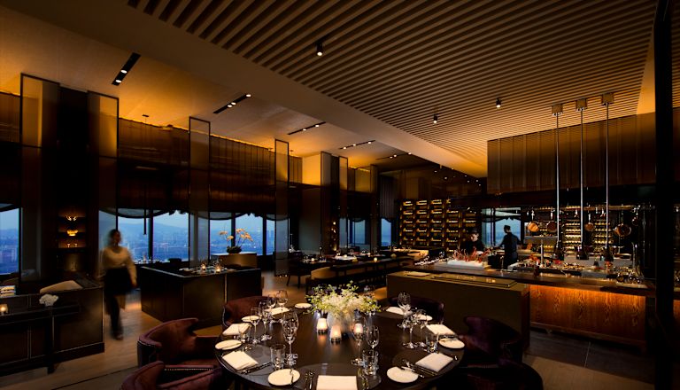 مطعم وبار 37 Grill and Bar