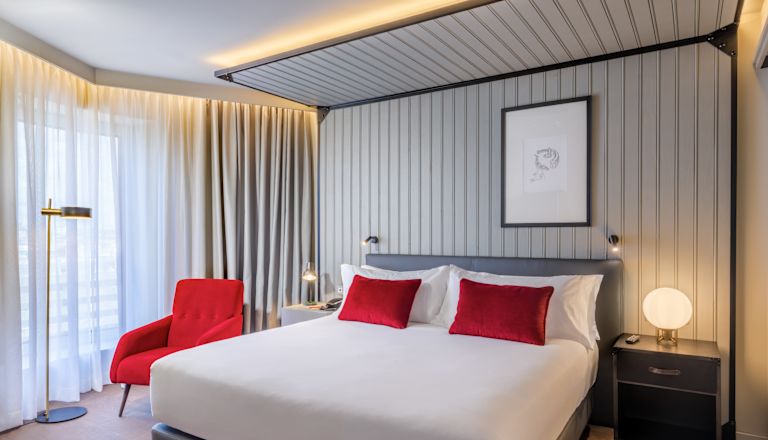 Suite de un dormitorio con cama King